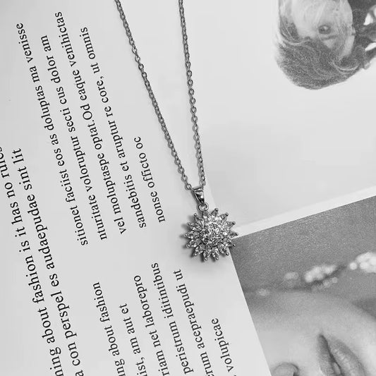 Sunburst Bloom Necklace - Silver